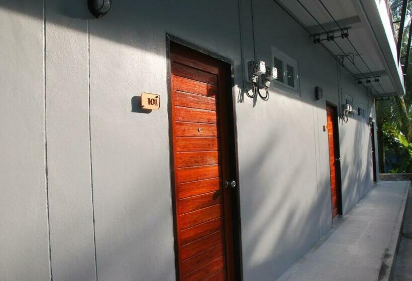 ユースホステル Snooze Inn Phuket Free Shuttle To Bang Rong Pier