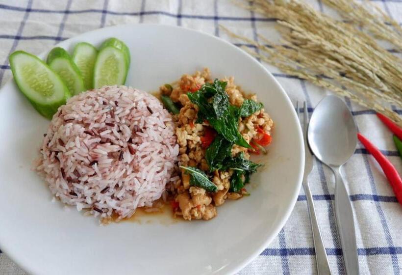 ユースホステル Snooze Inn Phuket Free Shuttle To Bang Rong Pier