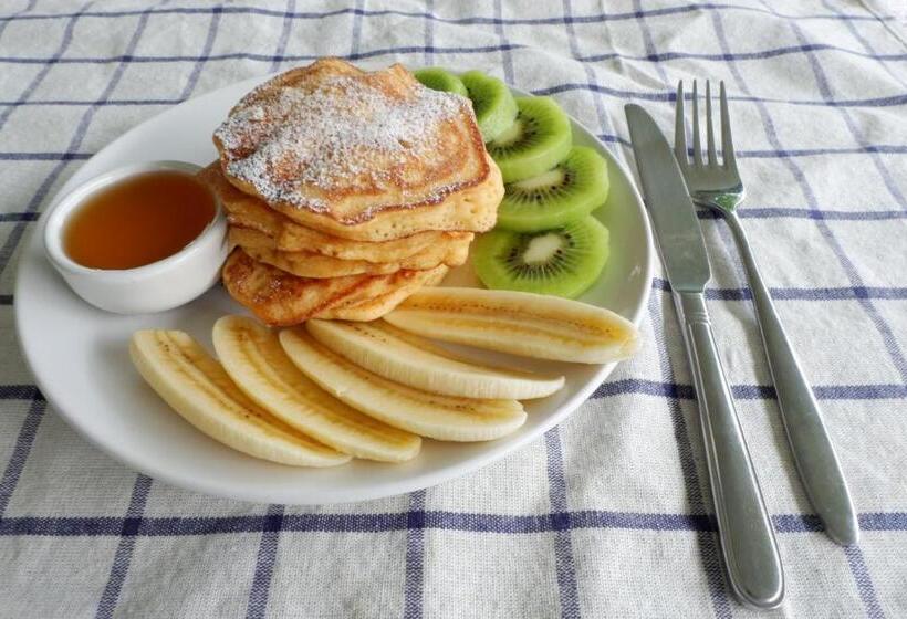 ユースホステル Snooze Inn Phuket Free Shuttle To Bang Rong Pier