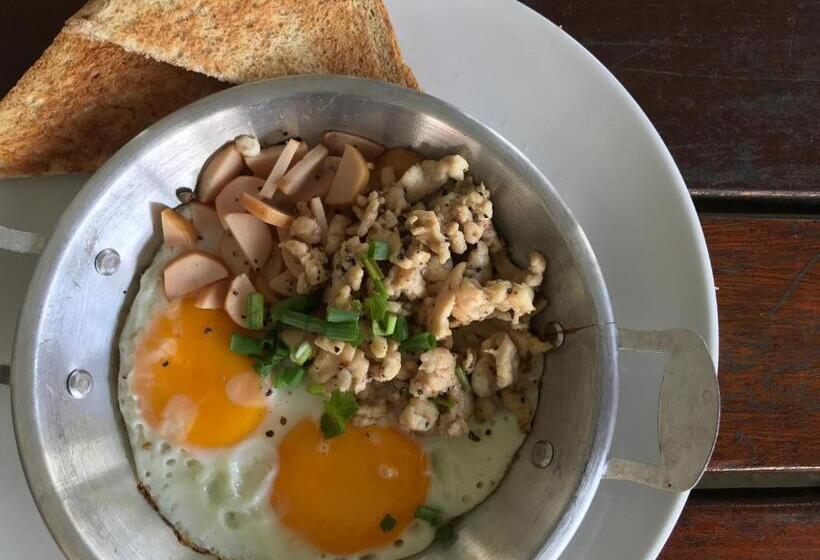 ユースホステル Snooze Inn Phuket Free Shuttle To Bang Rong Pier