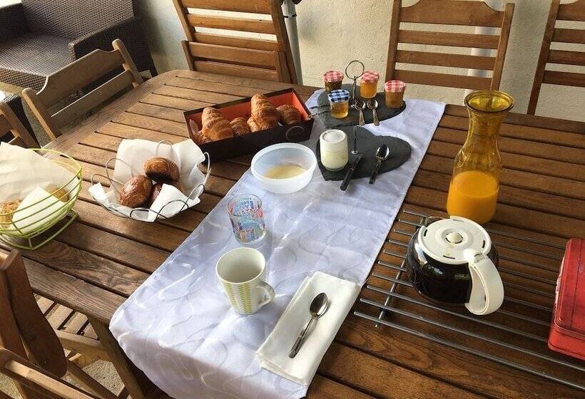 Bed and Breakfast Campagn Art