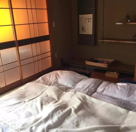 Aamiaismajoitus (B&B) Guest House Mitsuka