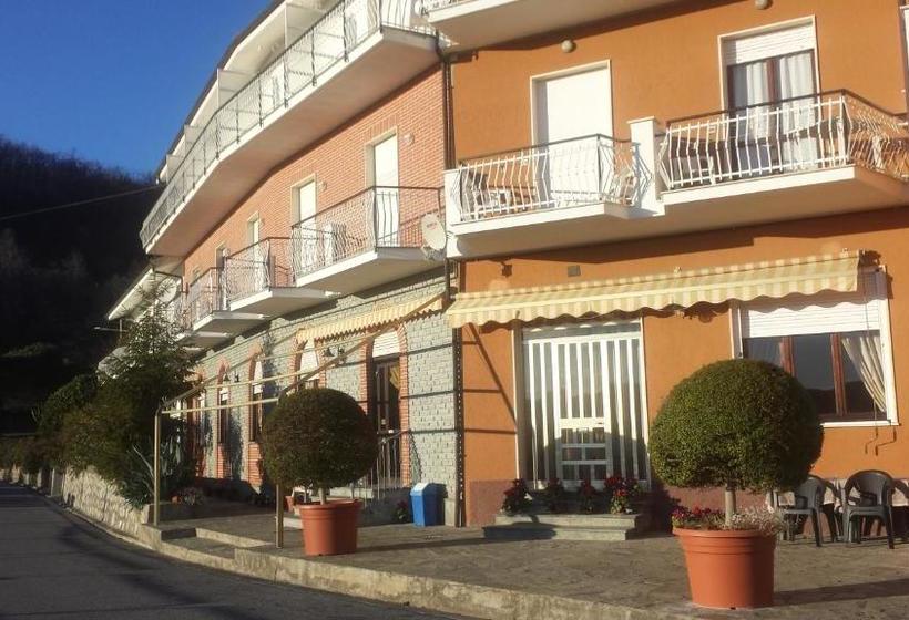 בית מלון כפרי Albergo Al Sole Ad Aquila Di Arroscia Im A Trenta Chilometri Dal Mare
