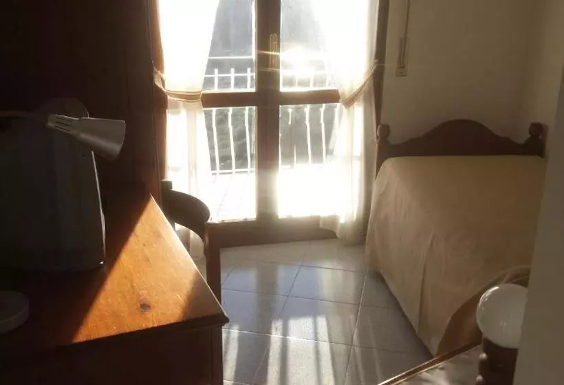 ホテル Albergo Al Sole Ad Aquila Di Arroscia Im A Trenta Chilometri Dal Mare