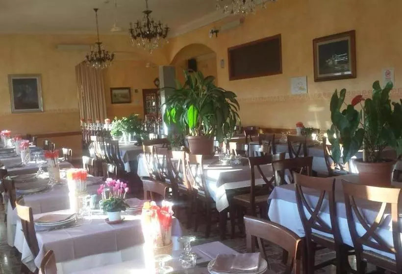 ホテル Albergo Al Sole Ad Aquila Di Arroscia Im A Trenta Chilometri Dal Mare