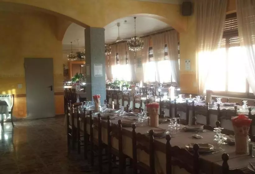ホテル Albergo Al Sole Ad Aquila Di Arroscia Im A Trenta Chilometri Dal Mare