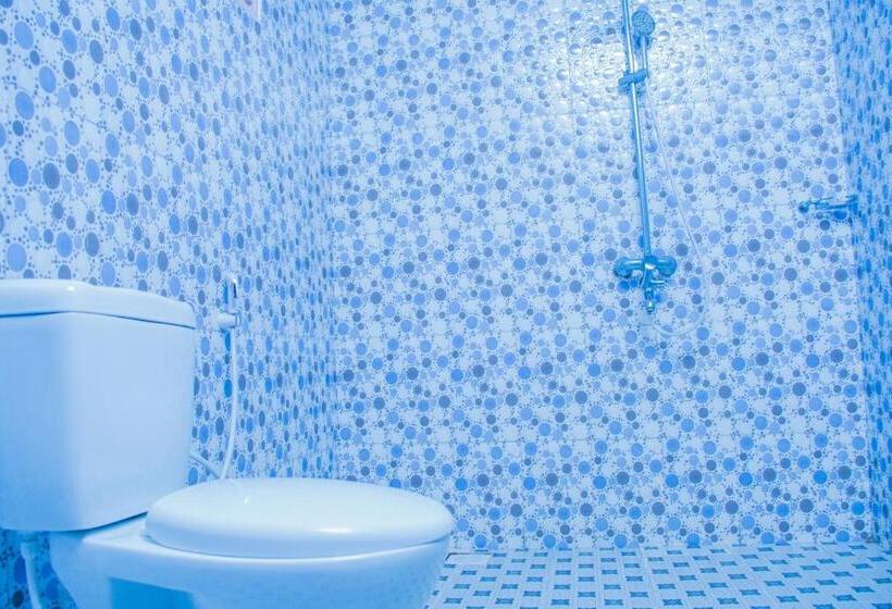 ホテル Mzunguu Safari Lodge