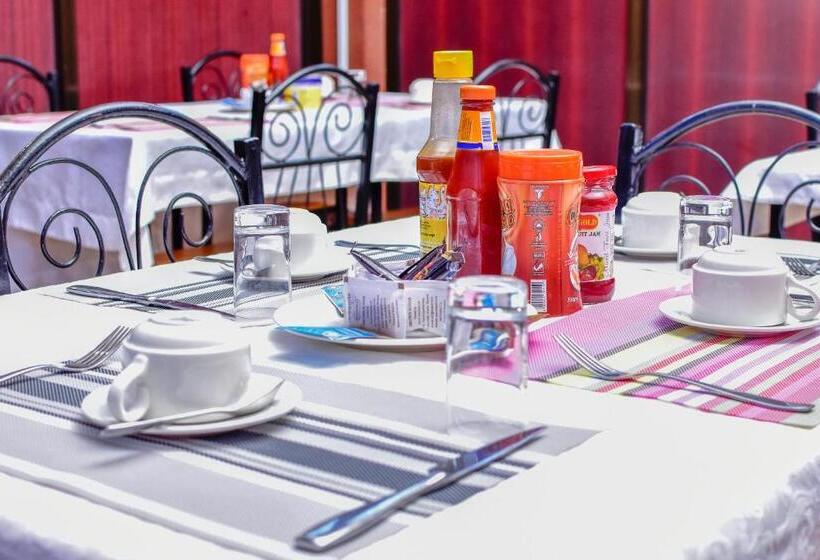 ホテル Mzunguu Safari Lodge