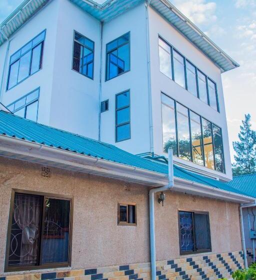 ホテル Mzunguu Safari Lodge