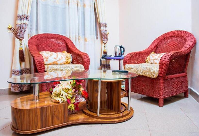 ホテル Mzunguu Safari Lodge