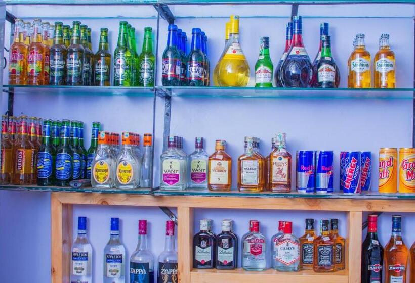 ホテル Mzunguu Safari Lodge