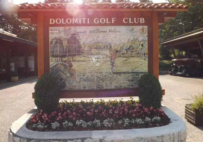 Hotelli Roen Ruffrè Mendola