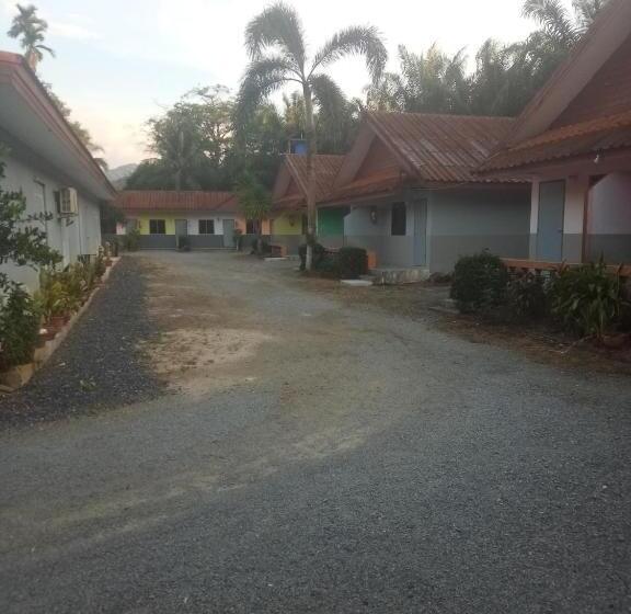 펜션 Baan Khunta Resort