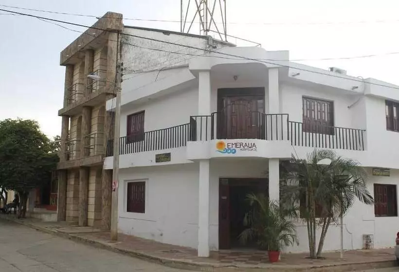 ペンション Emeraua Hospedaje   Hostel