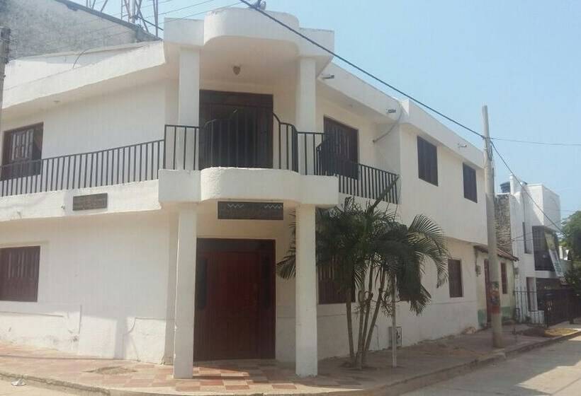 پانسیون Emeraua Hospedaje Hostel