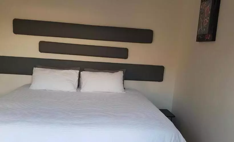 ペンション Hullabaloo Selfcatering Sleepover