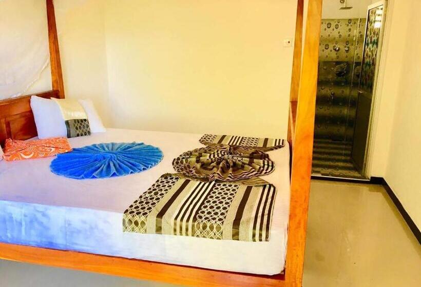 بنسيون Mahee House