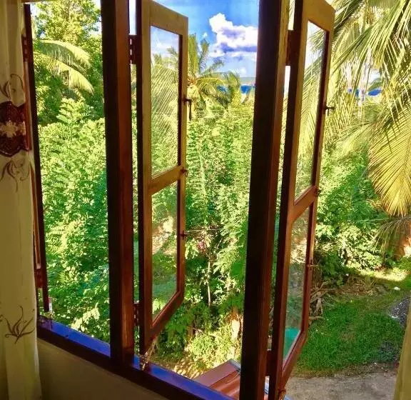 Majatalo Mahee House