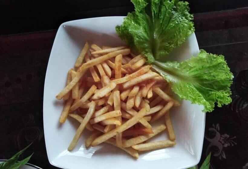 بنسيون Mahee House