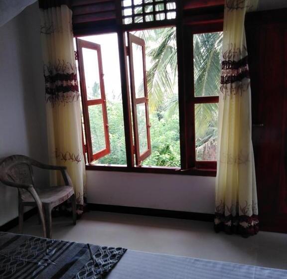 بنسيون Mahee House