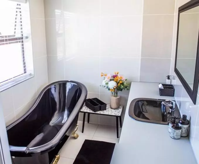 Majatalo Mulenvo Guest House