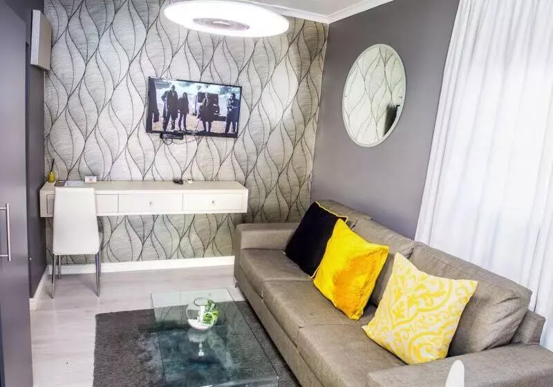 Majatalo Mulenvo Guest House