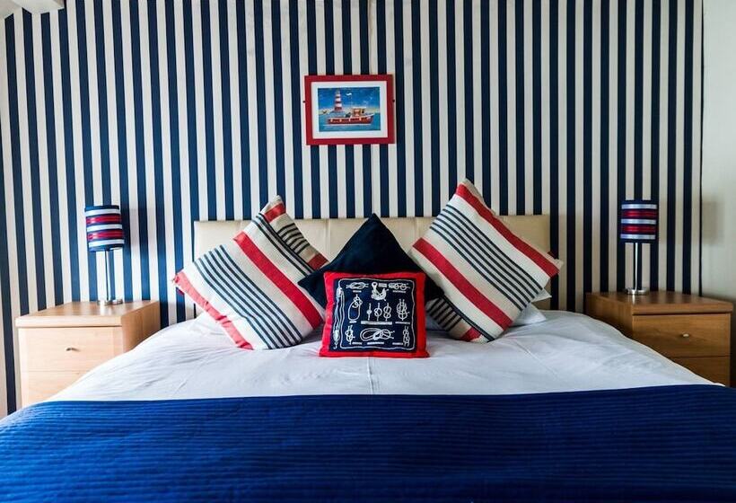 פנסיון Pier 36