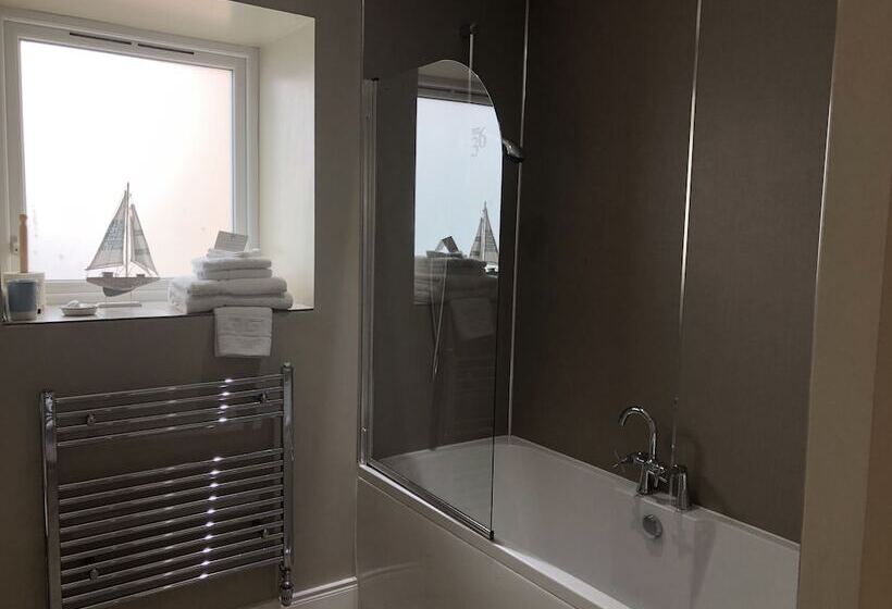 פנסיון Pier 36