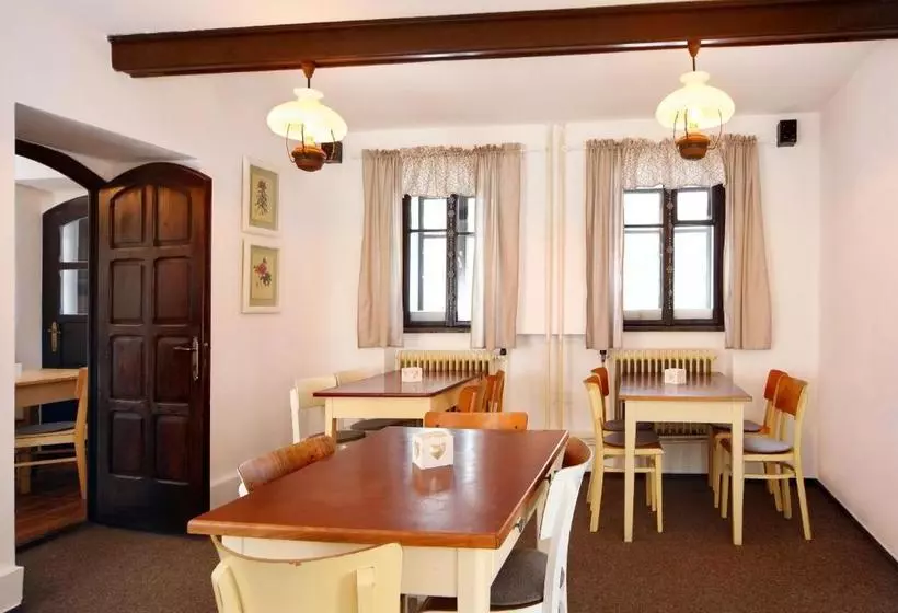 ペンション Restaurace A Penzion Jilm