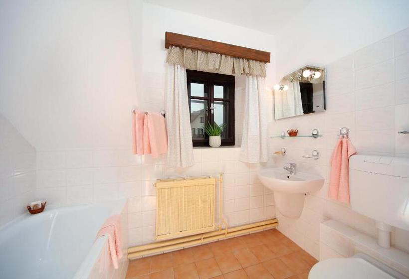 펜션 Restaurace A Penzion Jilm