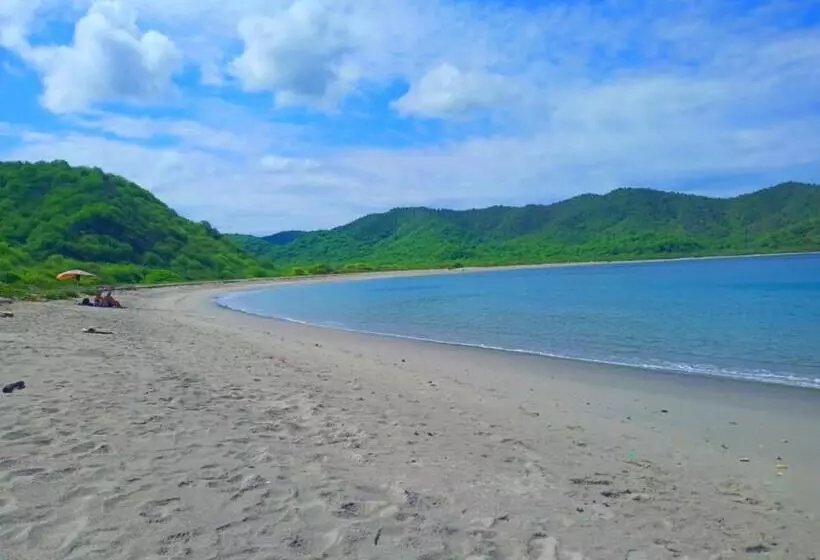 Retkeilymaja Hospedaje Algarrobo Machalilla