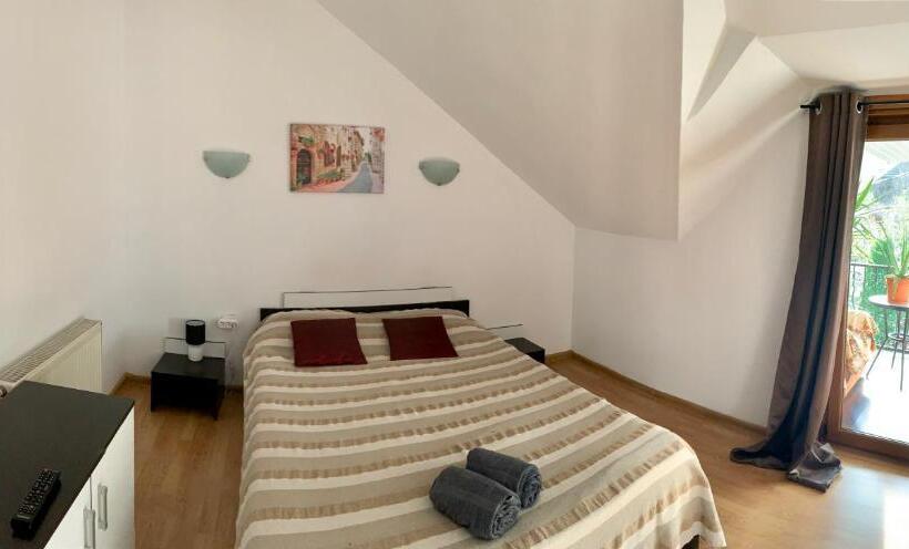 ベッドアンドブレックファースト Casa Cu Muri