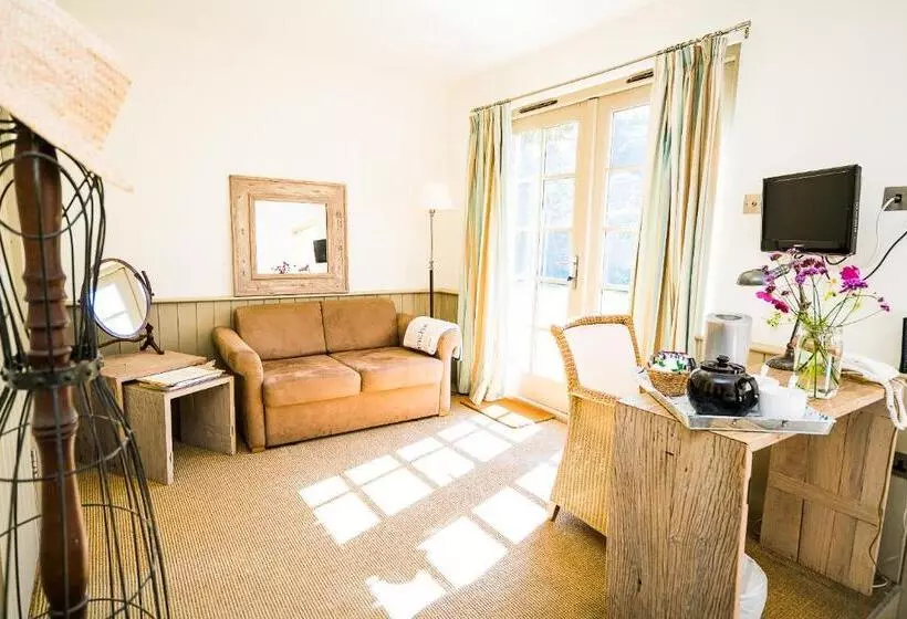 Hotelli Fleur Du Jardin