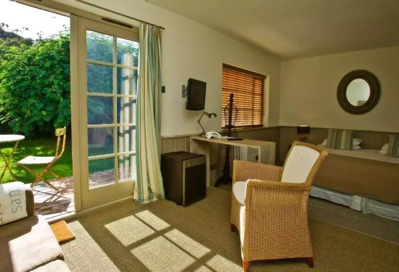 Hotelli Fleur Du Jardin