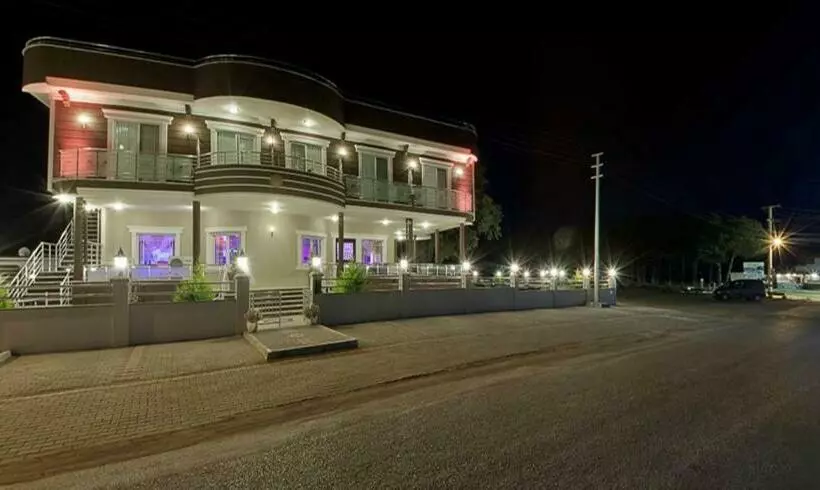 Hotelli Geyi̇kli̇ Sunshi̇ne