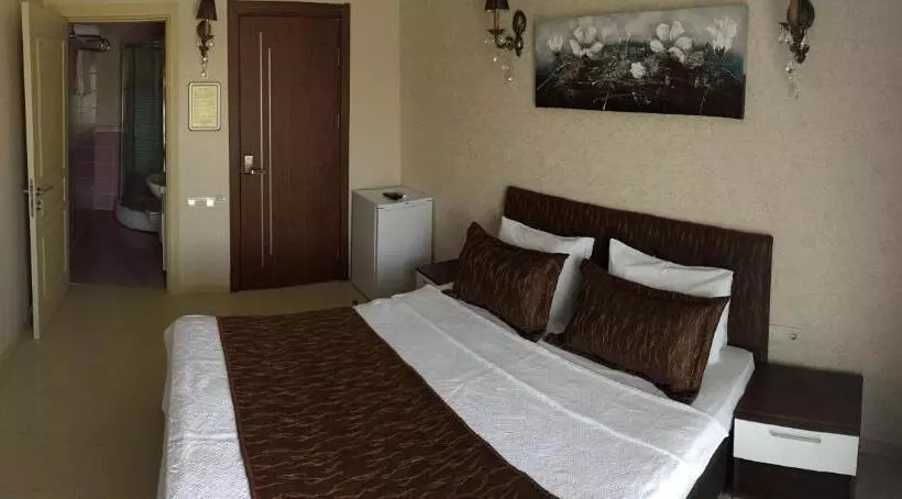 Hotelli Geyi̇kli̇ Sunshi̇ne