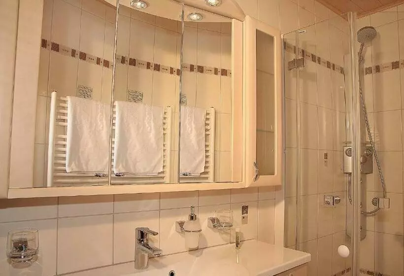 Hotelli Retzerlandhof Familie Graf