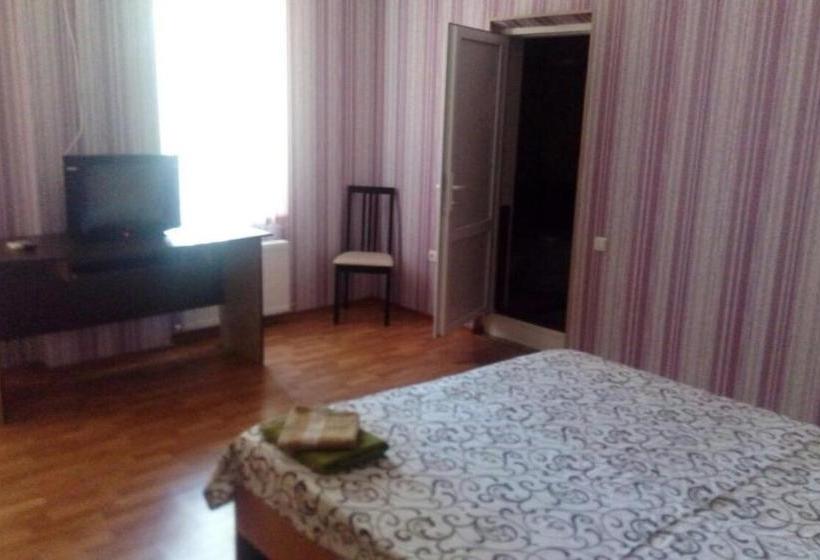 بنسيون Apartment On Mira Avenue