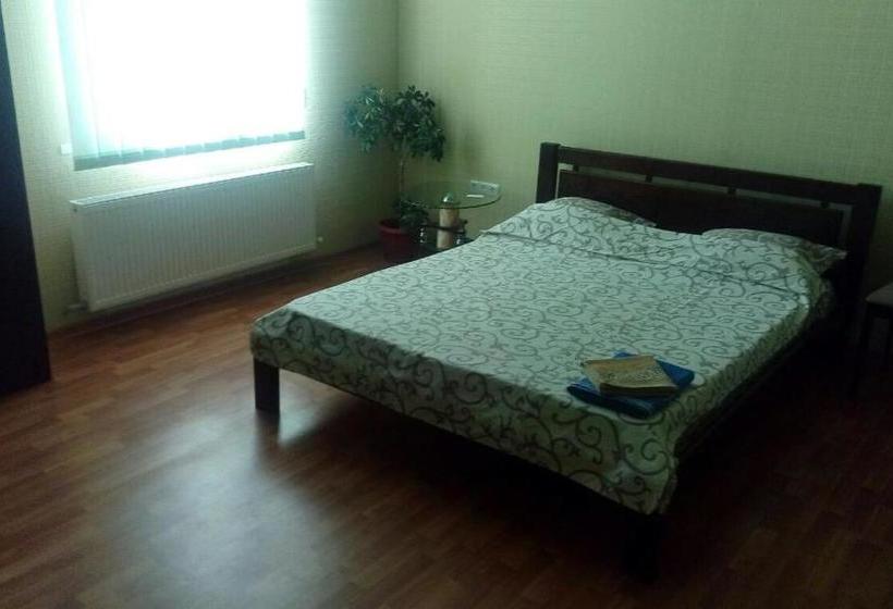 بنسيون Apartment On Mira Avenue