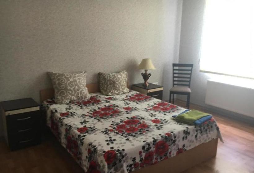 بنسيون Apartment On Mira Avenue