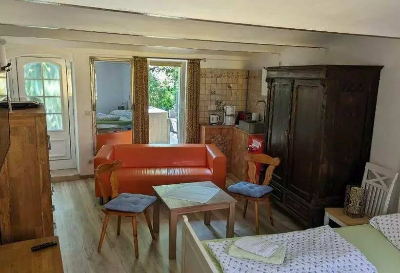 Majatalo Fünf Linden