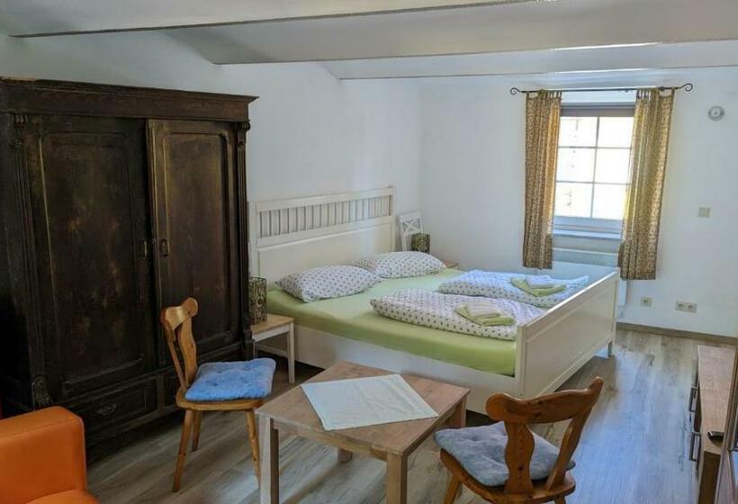 Pensione Fünf Linden