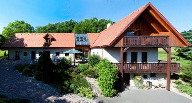 بنسيون Garni Winzerhof Hödl