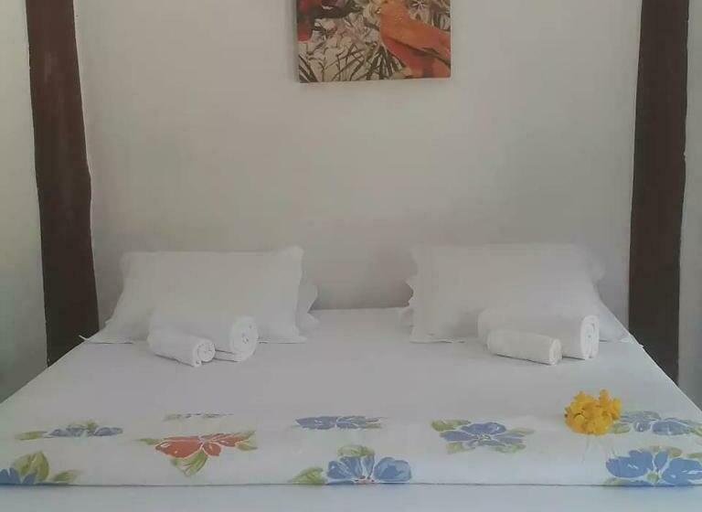 پانسیون Pousada E Camping Aldeia Da Lua