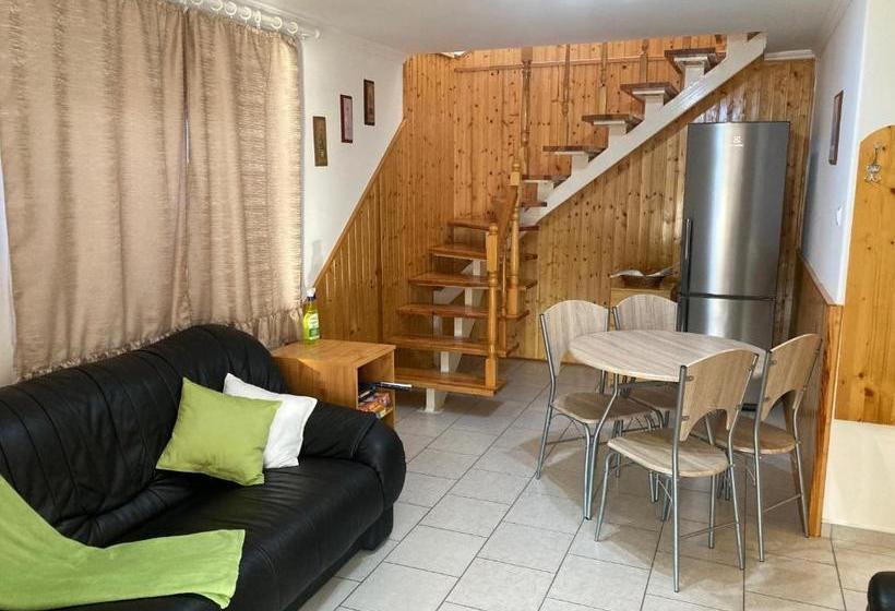 بنسيون Tünde Vendégház