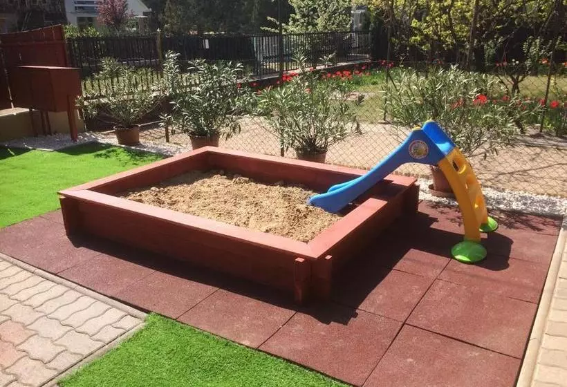 ペンション Tünde Vendégház