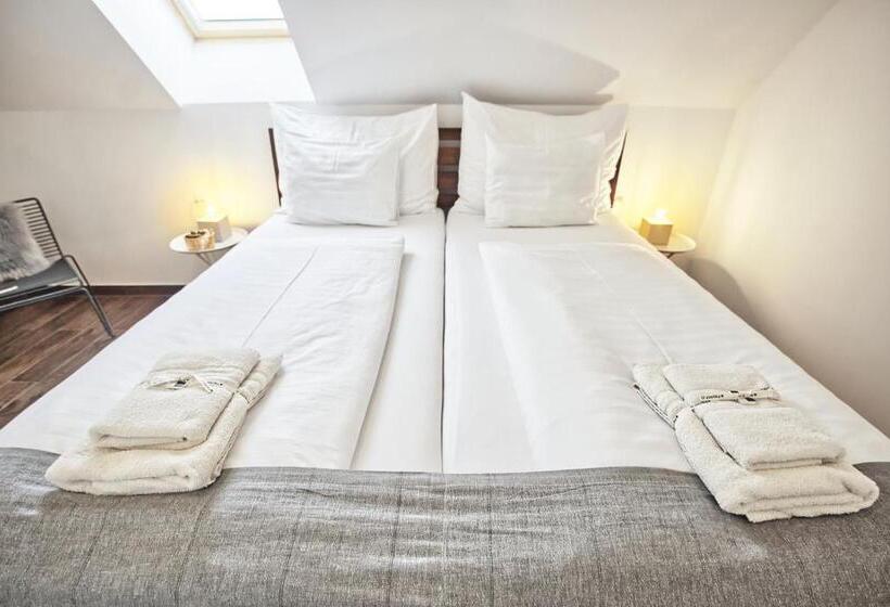 膳宿费 U Josífka