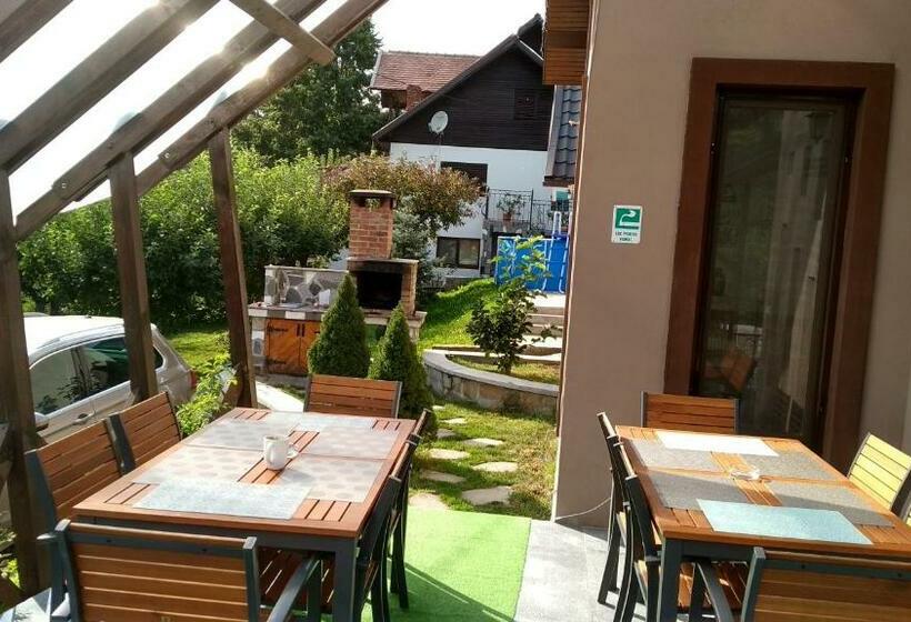 بنسيون Vila Slanic