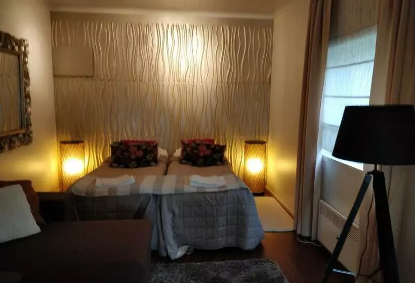 Retkeilymaja Majatalo & Ravintola Villa Emilia