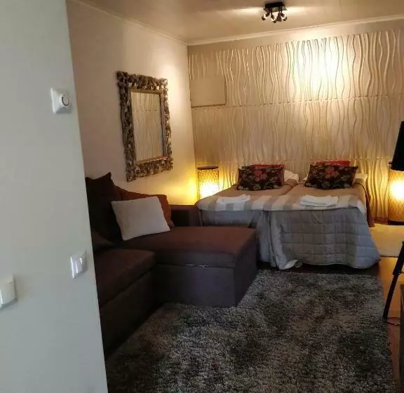 Retkeilymaja Majatalo & Ravintola Villa Emilia